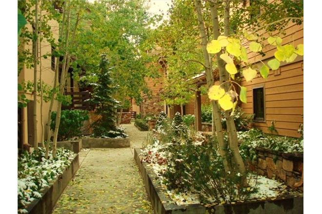 Portico Villa Park City Exterior photo