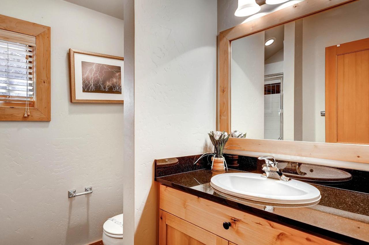 Portico Villa Park City Room photo