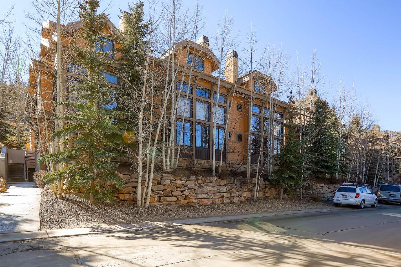 Portico Villa Park City Exterior photo